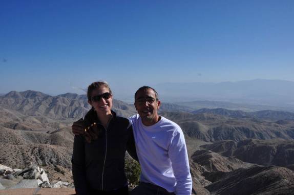 Mirante dentro do parque permite admirar toda a magnífica região do Joshua Tree National Park, região de Pioneertown, na Califórnia - Estados Unidos
